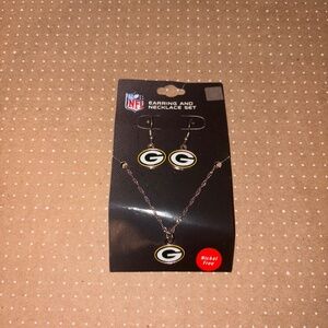 NFL Officially Licensed Green Bay Packers Dangle Earrings and Chain Necklace